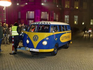 Historische Shuttlefahrzeuge von Volkswagen beim Rollenden Museum in Muenchen