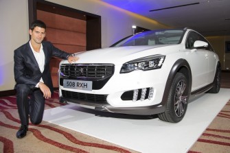 Je suis montée dans la nouvelle Peugeot 508 (avec Novak Djokovic)