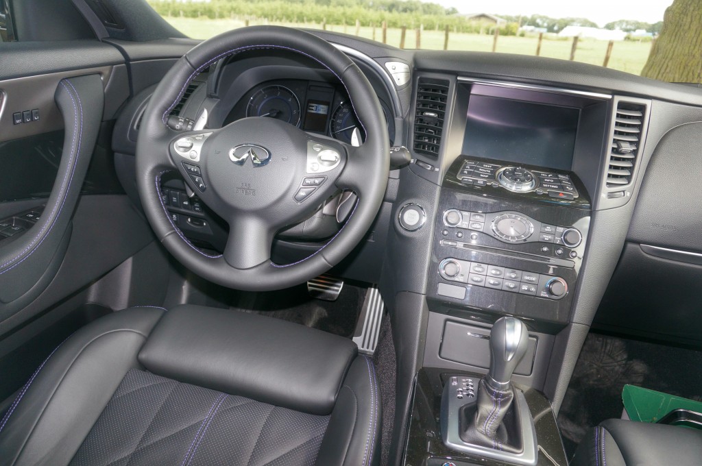 infiniti-qx70s-2015 (32)~2