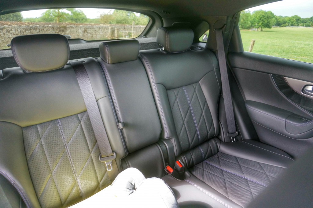 infiniti-qx70s-2015 (42)~2