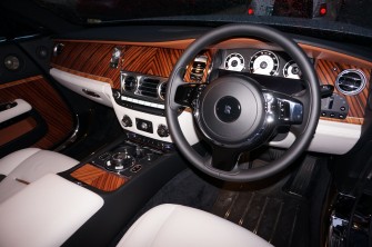 Je suis montée dans la Wraith Inspired by Film #RollsRoyce