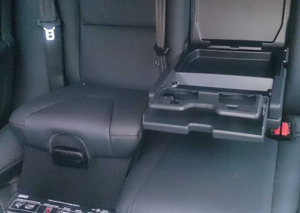 Voiture avec outlet rehausseur integre