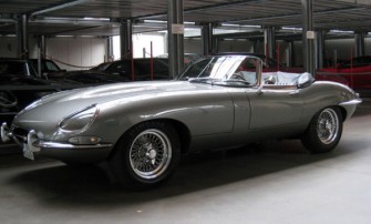 La belle histoire de la Jaguar Type E de Joan Baez