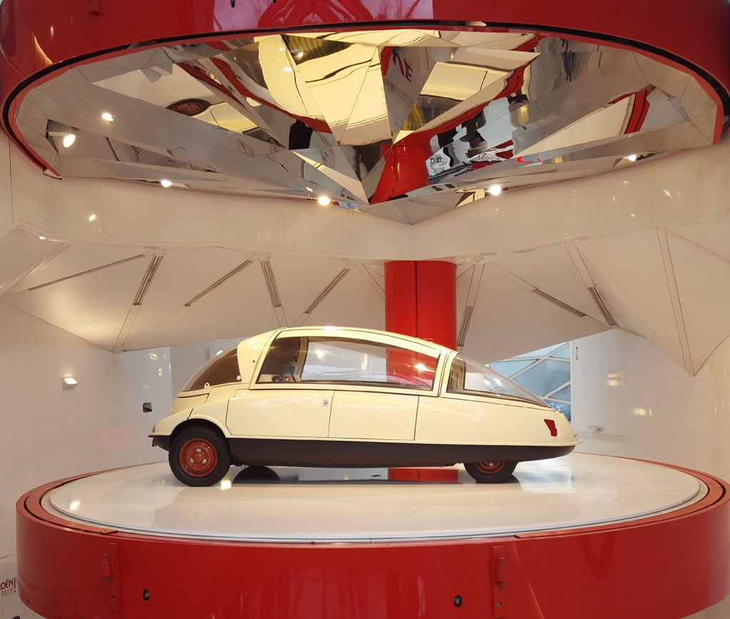 champs-elysées-showroom-citroen(24)