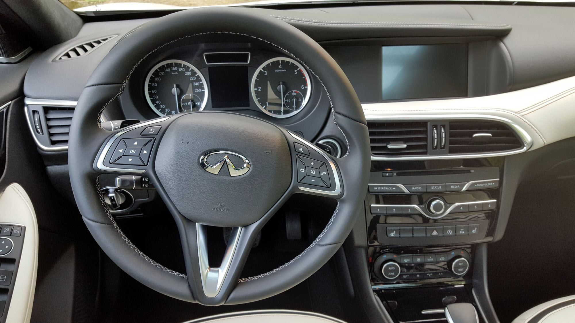 infiniti-q30-essai-2016-photos (38)