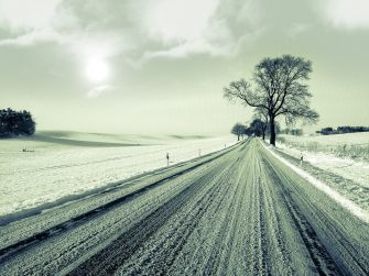 L’ouverture des stations de ski et l’équipement auto