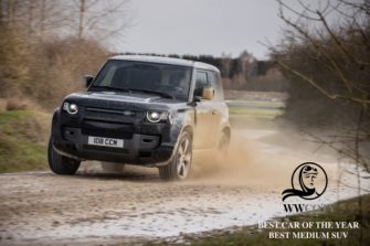 Le Land Rover Defender gagne le prix de Voiture de l’Année WCOTY