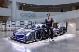 BMW dévoile sa dernière collaboration Art Car avec Julie Mehretu