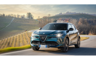 Essai Alfa Romeo Junior Ibrida Q4 : la Dolce Vita en version intégrale