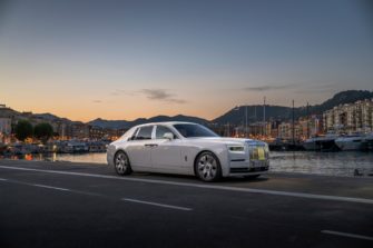 Saint-Tropez en Rolls-Royce : la Riviera n’accueille que les élus