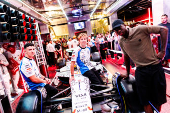 Quand l’art urbain s’invite en F1 : HUGO et Slawn redessinent la VCARB 02 à Londres