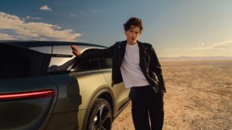 Timothée Chalamet devient le visage de Lucid alors que la marque revoit ses ambitions pour 2025