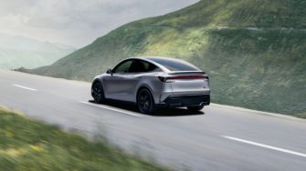 Faut-il encore acheter une Tesla en 2026 ? On fait le point, sans tabou et sans panique