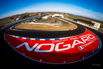 Le Père Noël fait escale à Nogaro : le circuit Paul Armagnac se transforme en marché de Noël !