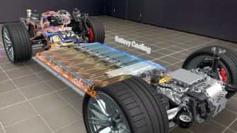 Le Royaume-Uni veut taxer les voitures électriques au kilomètre : une idée à contre-courant