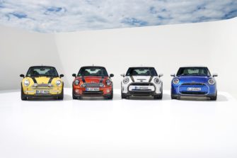MINI fête 25 ans de design sous l&rsquo;ère BMW : comment une petite citadine est devenue une icône mondiale