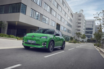 Essai Renault 5 E-Tech : parfois, les meilleures surprises vous attendent au comptoir d&rsquo;un loueur