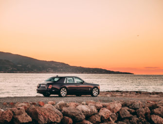 Rolls-Royce transforme Saint-Tropez en showroom à ciel ouvert pour ses clients les plus exclusifs