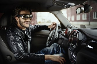 MINI présente ses lunettes à vision augmentée
