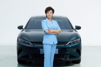 Stella Li, Vice-Présidente Exécutive de BYD, élue Personnalité Automobile Mondiale de l’Année 2025
