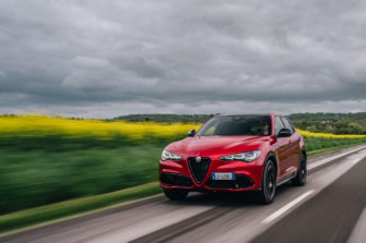 Essai Alfa Romeo Stelvio Intensa : un souffle d’or sur les routes d’Île-de-France