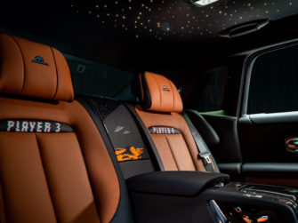 Rolls-Royce Black Badge Ghost Gamer : quand l’âge d’or des jeux d’arcade rencontre le luxe absolu