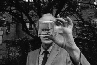 Dans l’atelier de Joseph Cornell, comme si vous y étiez : Wes Anderson signe une parenthèse enchantée à Paris