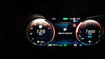 Rouler sur la réserve : cette mauvaise habitude qui abîme votre voiture sans que vous le sachiez