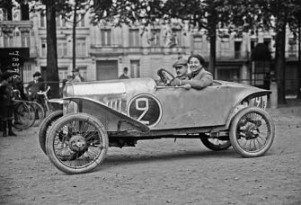 Violette Morris, pilote hors norme et femme indocile de l’histoire automobile