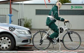Mannequins de choc : quand la science rapproche les crash-tests de la réalité