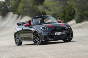 Essai MINI John Cooper Works Cabrio : le plaisir pur, cheveux au vent