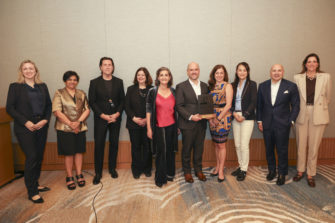 La Nissan LEAF sacrée voiture mondiale de l’année par le jury WWCOTY : une victoire symbolique pour l’électrique accessible