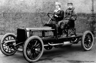 Camille du Gast : la femme qui a défié le sport automobile avant tout le monde
