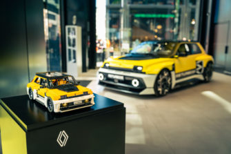 Renault veut transformer la R5 Turbo 3E en LEGO officiel : quand la passion automobile rencontre la culture pop
