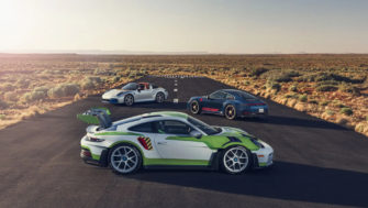 Quand Porsche transforme la 911 en jouet géant : Woody, Buzz et Jessie débarquent dans le garage de Stuttgart