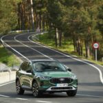 Ford Kuga Flexifuel hybride a la station service E85