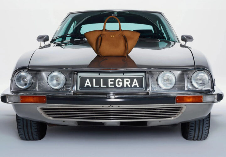 Citroen SM dans la campagne mode Guess avec Maura Higgins et le sac Allegra