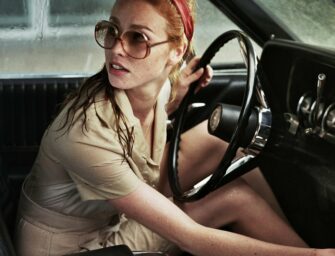 La Dame dans l’auto avec des lunettes et un fusil : Un road-trip psychologique mythique sur la Nationale 7