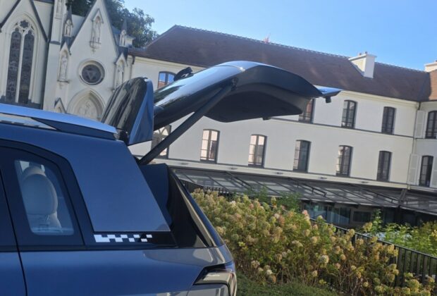 AION V noir essayé dans la vallée de Chevreuse