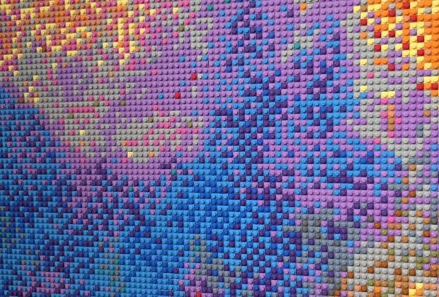 Détail des briques Lego composant les Water Lilies d’Ai Weiwei
