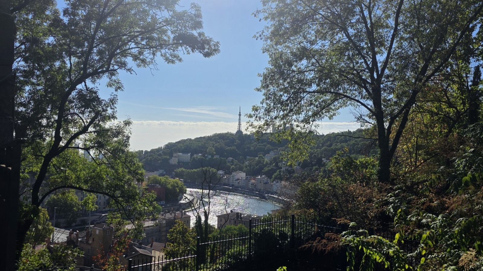 Vue sur Lyon depuis la Fondation Renaud au Fort de Vaise.