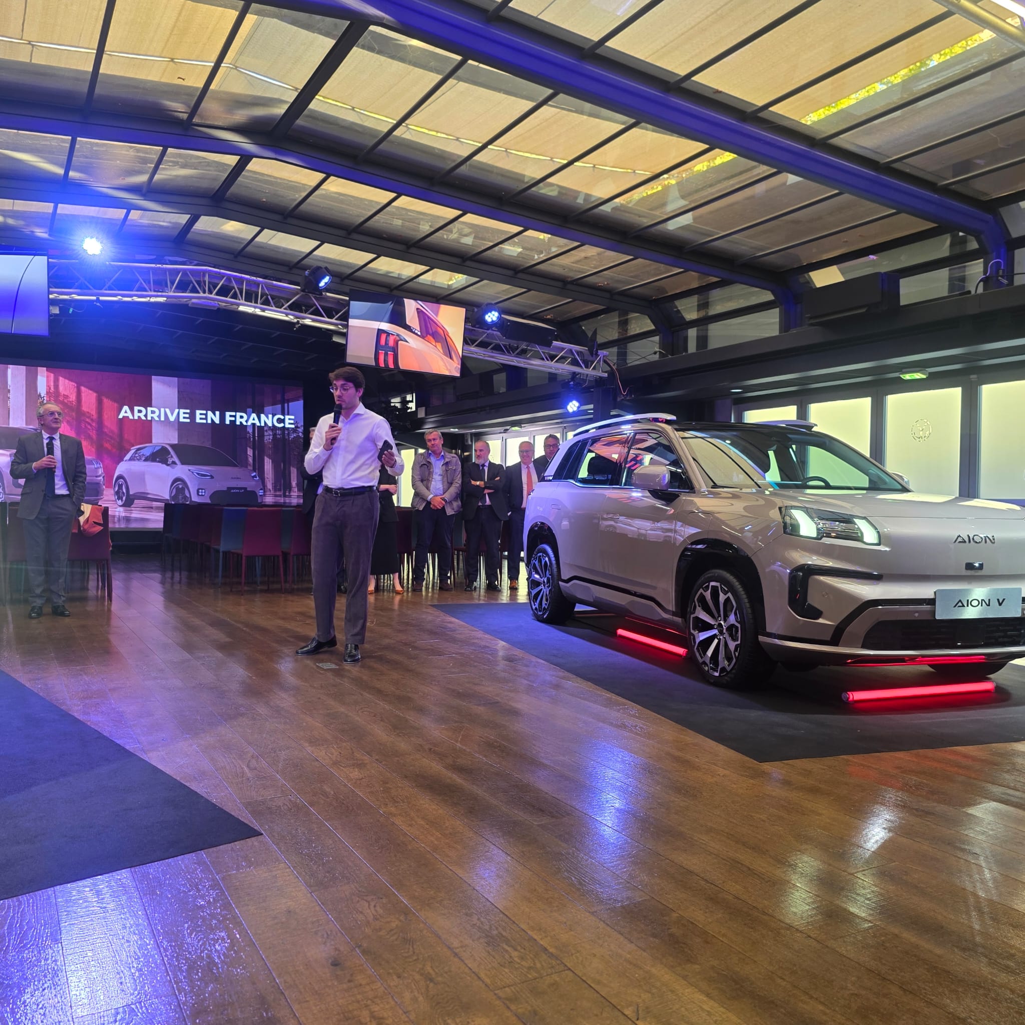 presentation officielle de la marque GAC a Paris avec les modeles electriques Aion UT et Aion V