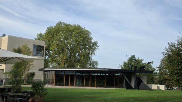 Fondation Beyeler à Riehen, vue depuis le parc.