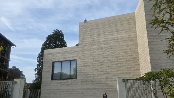 Façade du nouveau bâtiment de la Fondation Beyeler conçu par Peter Zumthor.