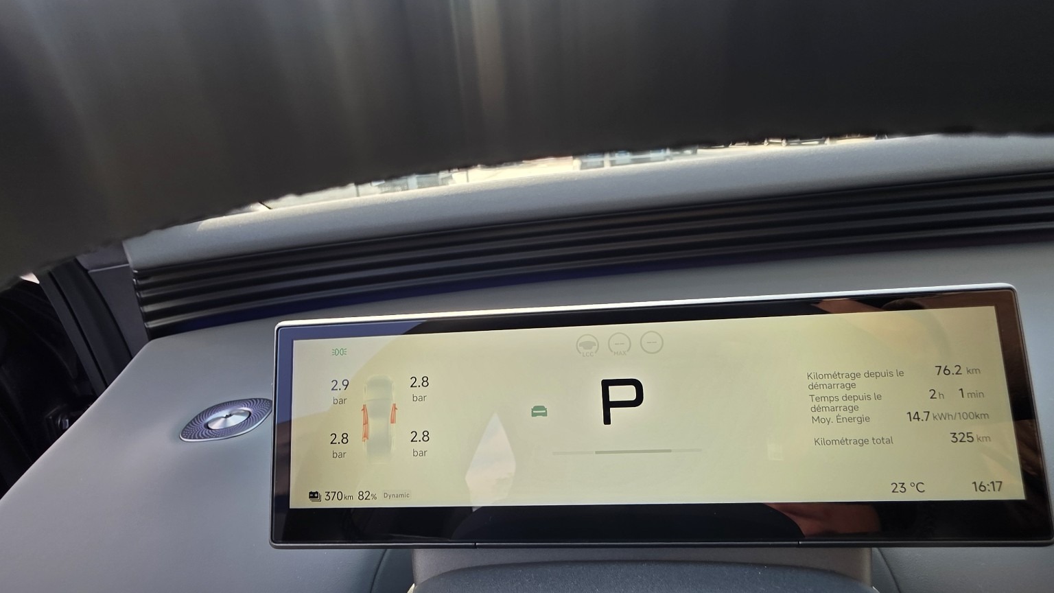 Consommation moyenne de 14,7 kWh aux 100 km affichée par la XPENG L03.