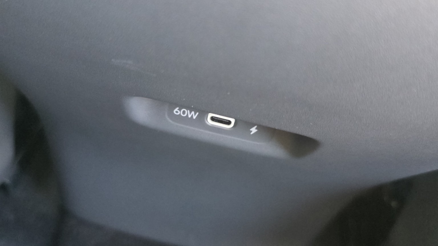 Prise USB-C de 60 W dans la XPENG L03.