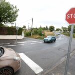 Carrefour à quatre stops : L'anomalie municipale, le piège de la priorité et le verdict des assurances