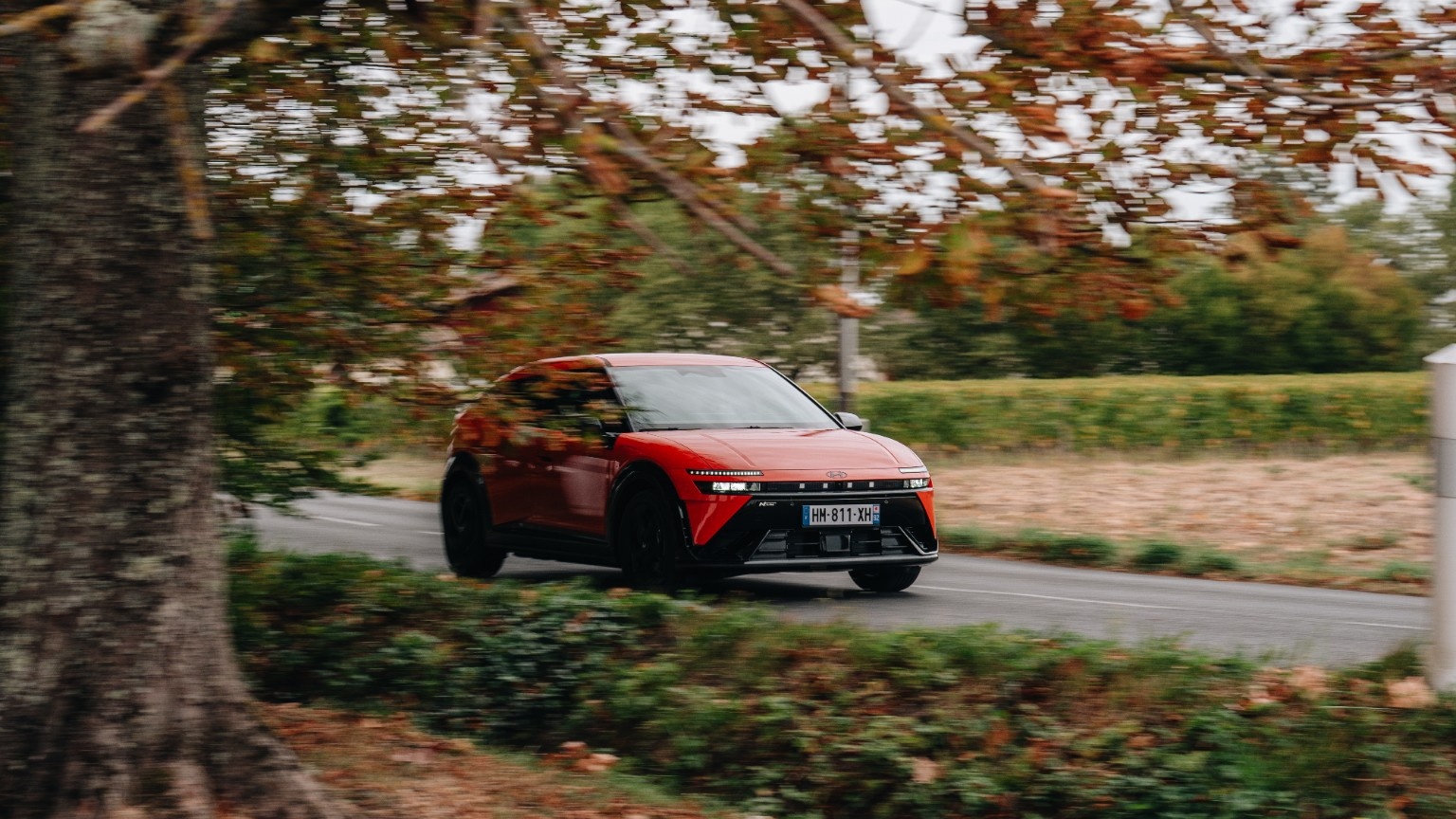 Essai Hyundai IONIQ 3 : l'aéro-compacte coréenne a-t-elle tout compris à nos trajets ?