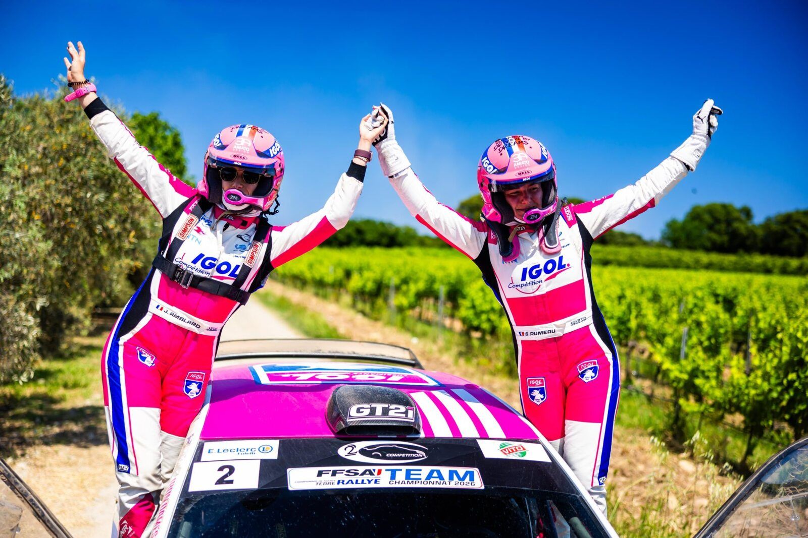 Sarah Rumeau et Julie Amblard en glisse avec la Skoda Fabia RS Rally2 au rallye Terre des Cardabelles
